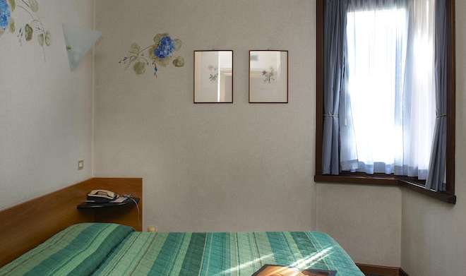 Residence Mirelladue - Ponte di Legno - SKIFUN - zakonska postelja v spalnici