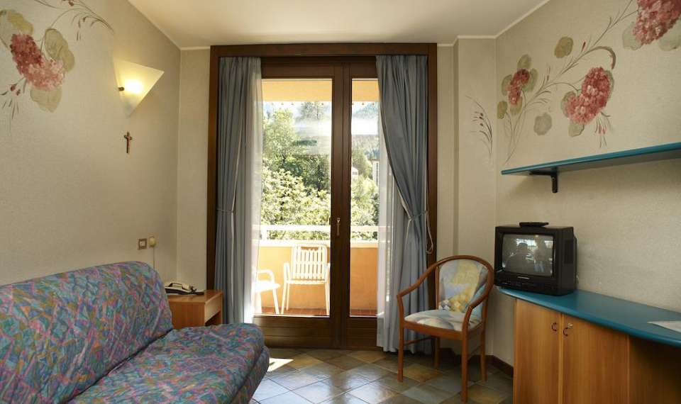 Residence Mirelladue - Ponte di Legno - SKIFUN - kavč in regal s TV