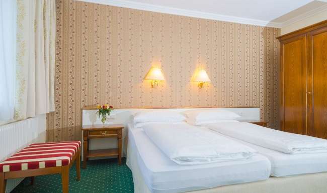 Hotel Erzherzog Johann zakonska postelja
