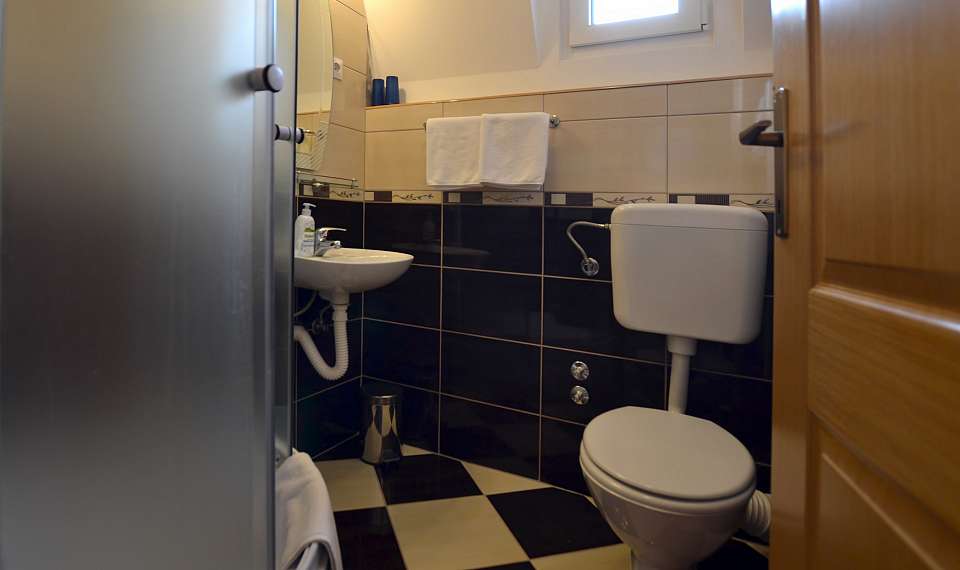 Guesthouse Yeti - Jahorina - wifi - SKIFUN - kopalnica z moderno opremo