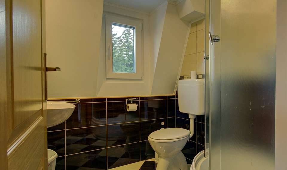 Guesthouse Yeti - Jahorina - wifi - SKIFUN - tuš kabina v kopalnici