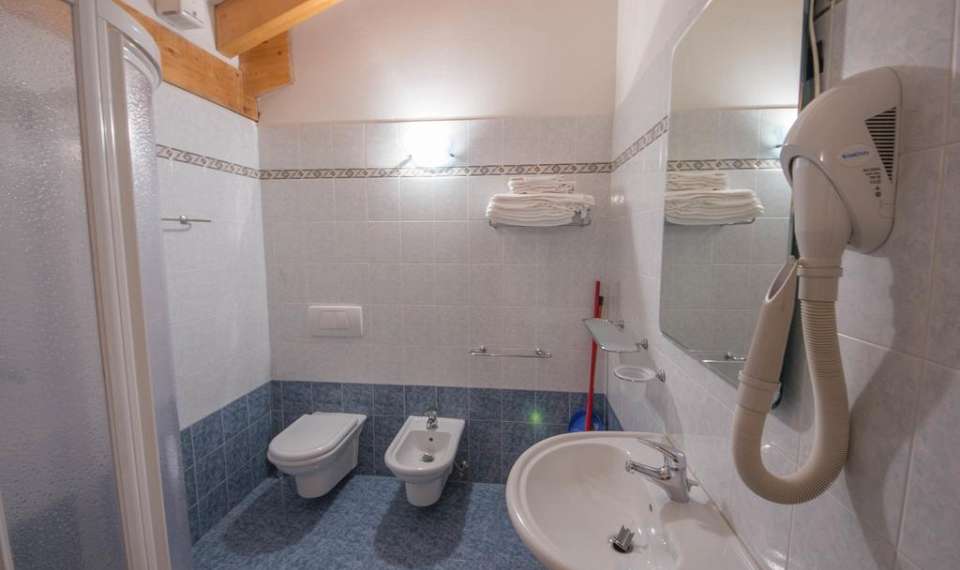 Residence Meridiana - Andalo - Italija - SKIFUN - kopalnica