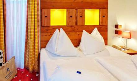 Avstrija Falkensteiner Sonnenalpe Hotel Nassfeld zakonska postelja
