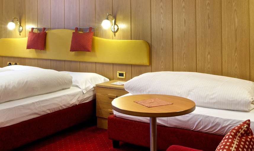 Hotel Malita - Arabba - SKIFUN - soba in stolček