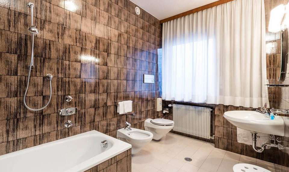Hotel Pension Prack - Kronplatz - Italija - SKIFUN - kopalnica s kadjo