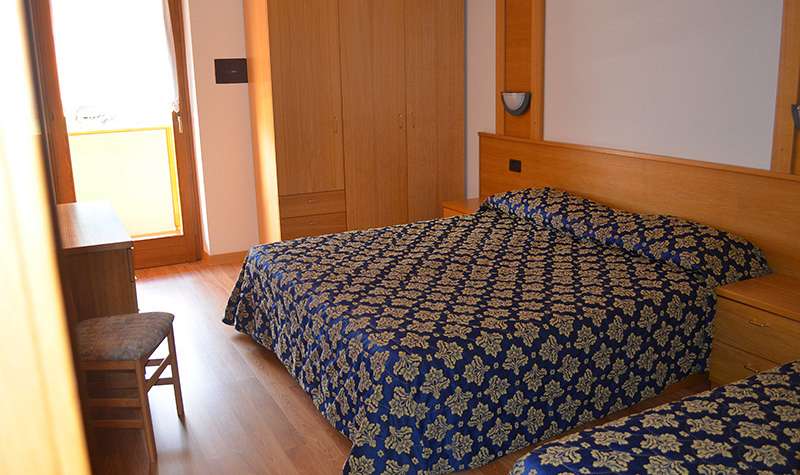 Residence Antares - Andalo - Italija - SKIFUN - spalnica 