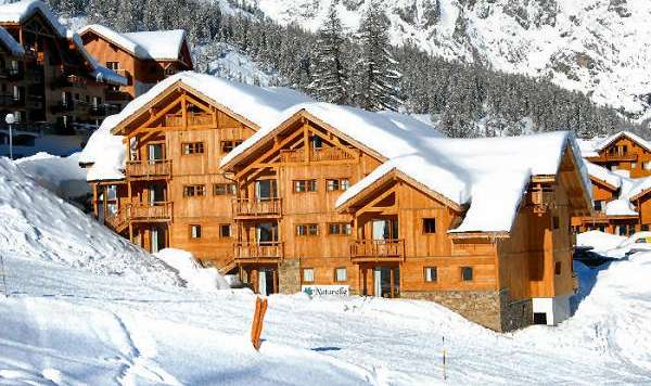 Residence La Dame Blanche - Puy Saint Vincent - SKIFUN - apartmajska hiša v snegu