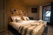 Chalet Altitude - Val Thorens - Francija - SKIFUN - zakonska postelja v spalnici