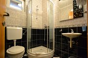 Guesthouse Yeti - Jahorina - wifi - SKIFUN - kopalnice v vseh prostorih so si zelo podobne