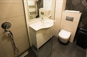 31Jahorinski IZLOG - Jahorina - apartmaji na snegu - SKIFUN - tuš kabina v kopalnici