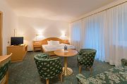 Hotel Pension Prack - Kronplatz - Italija - SKIFUN - TV, pisalna miza in kavč