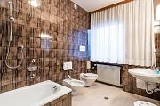 Hotel Pension Prack - Kronplatz - Italija - SKIFUN - kopalnica s kadjo