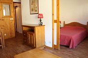 Residence La Dame Blanche - Puy Saint Vincent - SKIFUN - drsna vrata v spalnico
