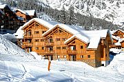 Residence La Dame Blanche - Puy Saint Vincent - SKIFUN - apartmajska hiša v snegu