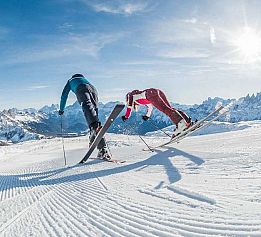 <font color=blue>SKI OPENING</font> <br><u>PASSO SAN PELLEGRINO</u></br> <br>3 noćenja + 3-dnevna skijaška karta već od 258 €!</br> <br>Wellness centar</br>