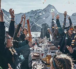 <font color=blue>SKI OPENING</font> <br><u>LES 2 ALPES</u></br> <br>Otvaranje na ledenjaku uz super atmosferu!</br> <br>Odlična lokacija smještaja</br>