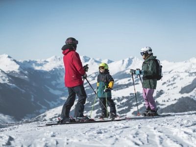 Saalbach smučanje družine