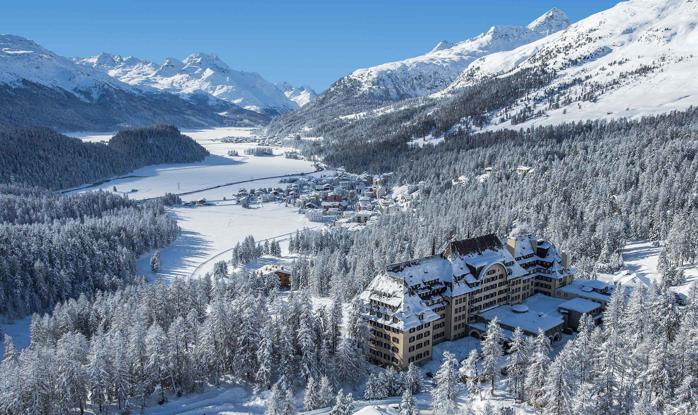 St moritz. Санкт-Мориц Швейцария. Санкт Мориц горнолыжный курорт. St Moritz горнолыжный курорт. Курорт Санкт Мориц Швейцария.